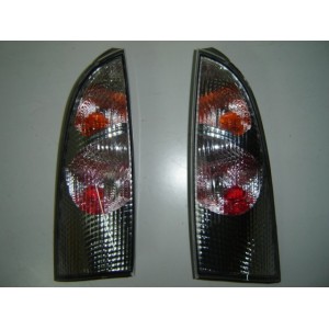 Compra KIT PILOTO TRASERO (CRISTAL TUNING 3/5 PUERTAS) FORD FORD FOCUS 98- al mejor precio en todocarrocería.com