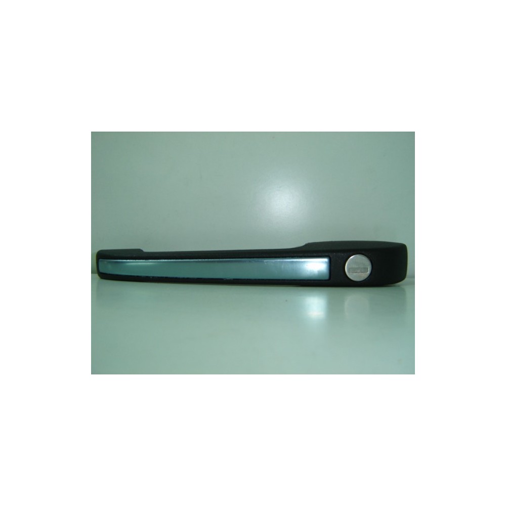 Compra MANETA DE PUERTA DELANTERO IZQUIERDO C/LLAVE C/MOLDURA VW VW GOLF 84 al mejor precio en todocarrocería.com