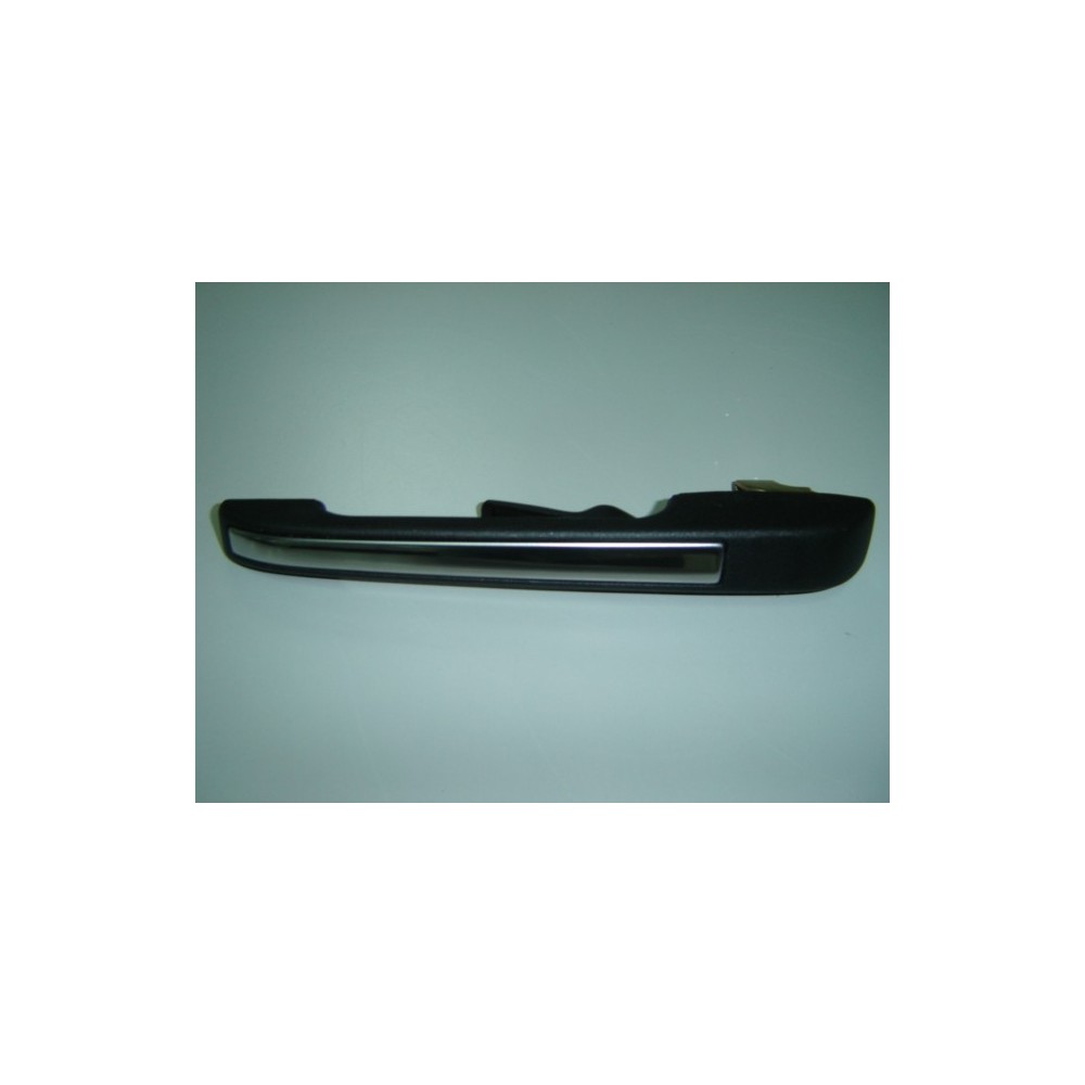 Compra MANETA DE PUERTA TRASERO DERECHO C/MOLDURA VW VW GOLF 84 al mejor precio en todocarrocería.com