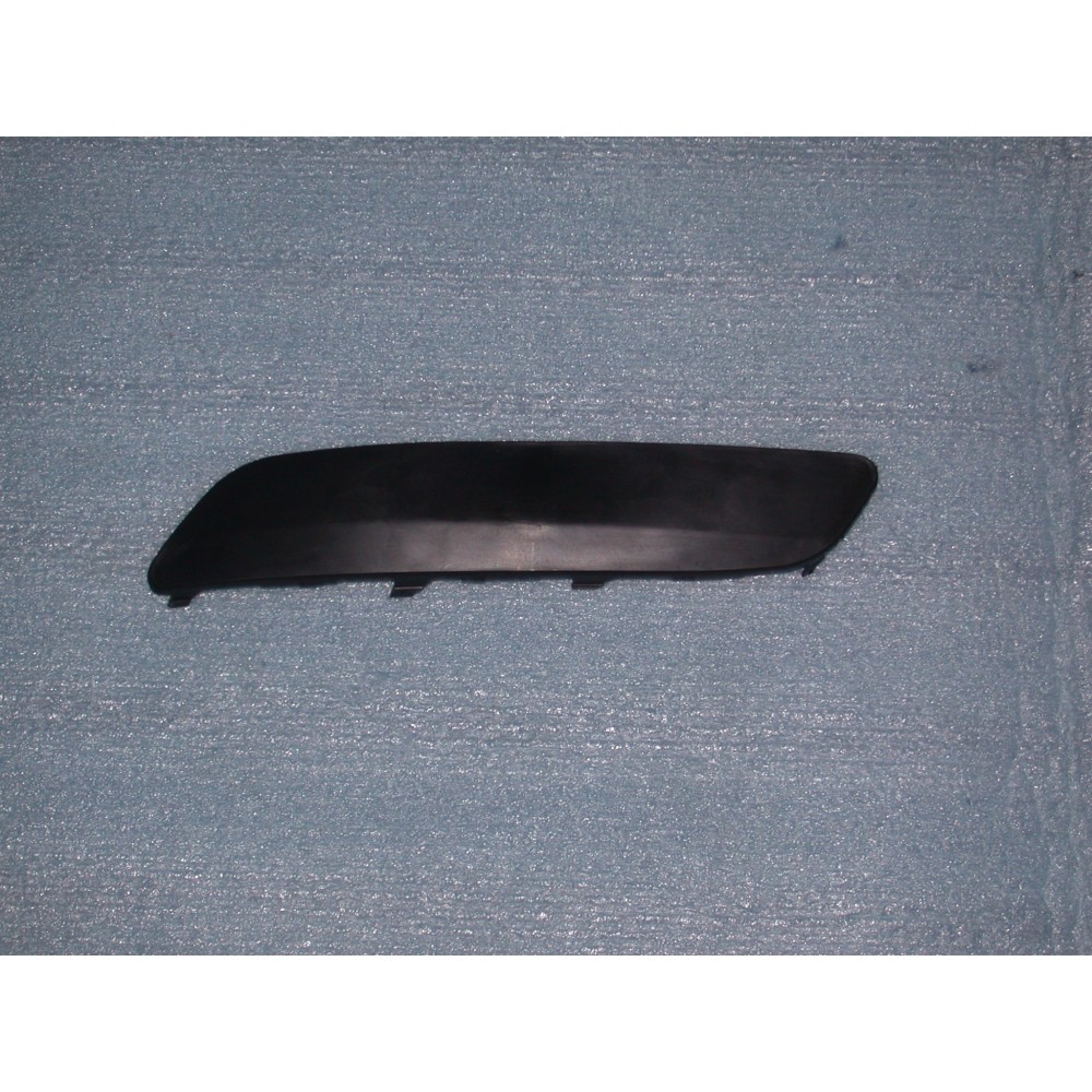 Compra MOLDURA PARAGOLPES DELANTERO DERECHO VW VW JETTA 05-/GOLF SW 07- al mejor precio en todocarrocería.com