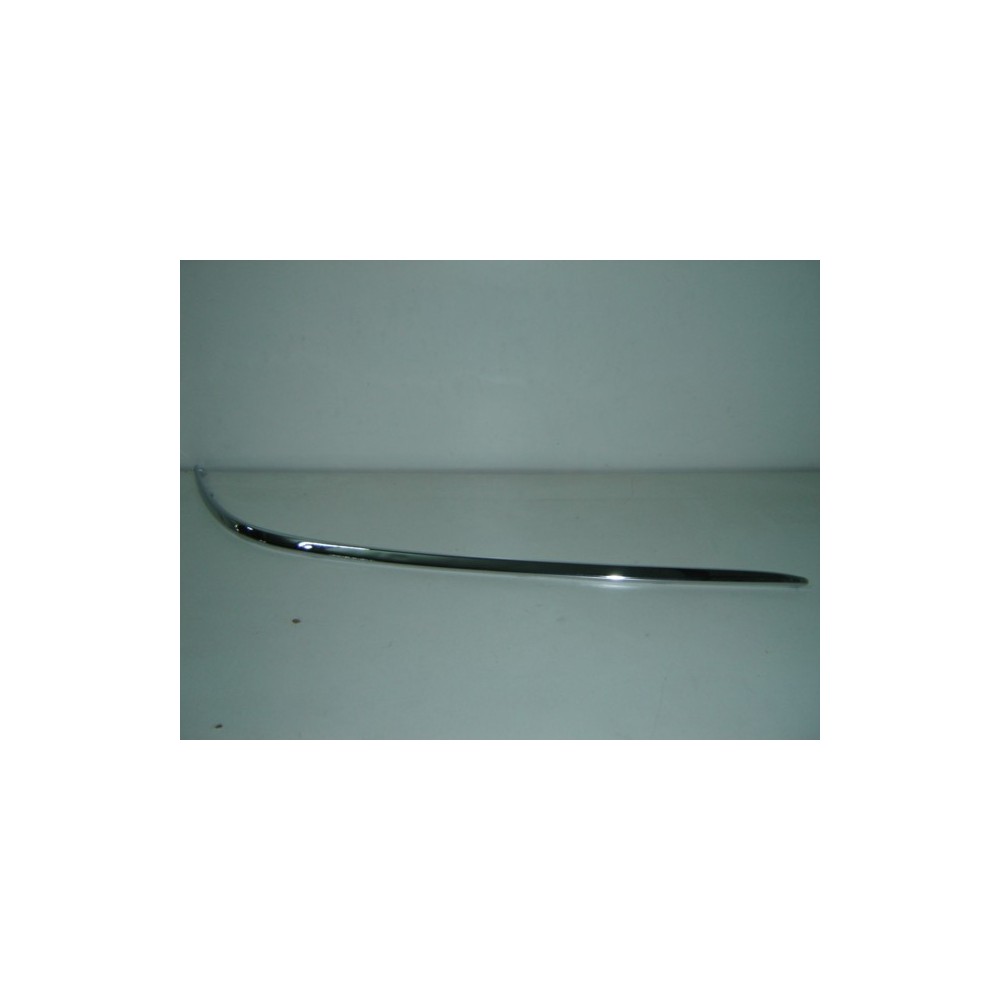 Compra MOLDURA PARAGOLPES DELANTERO DERECHO CROMADO MERCEDES MERCEDES S W220 98- al mejor precio en todocarrocería.com