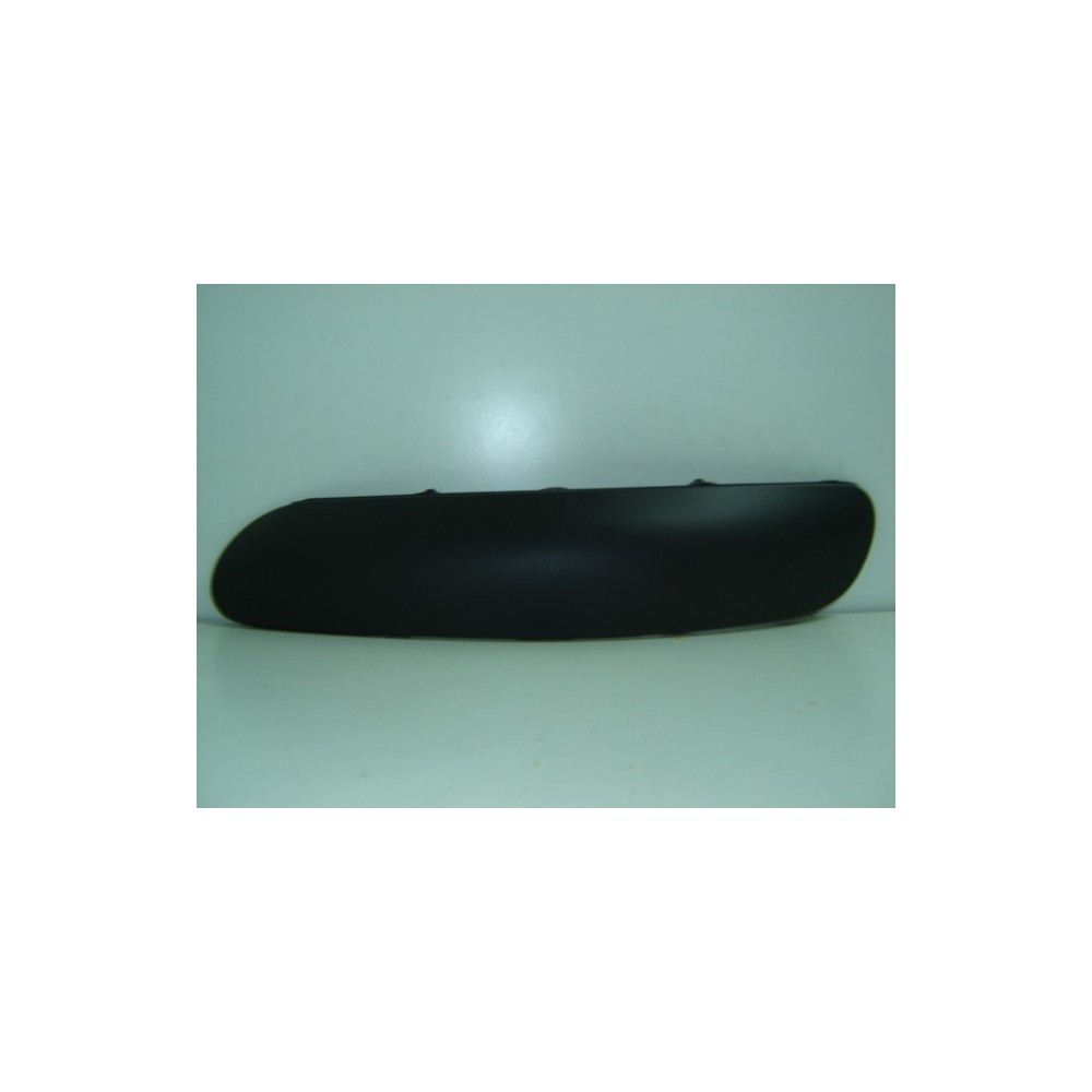 Compra MOLDURA PARAGOLPES DELANTERO IZQUIERDO NEGRO CITROEN CITROEN C3 02- al mejor precio en todocarrocería.com