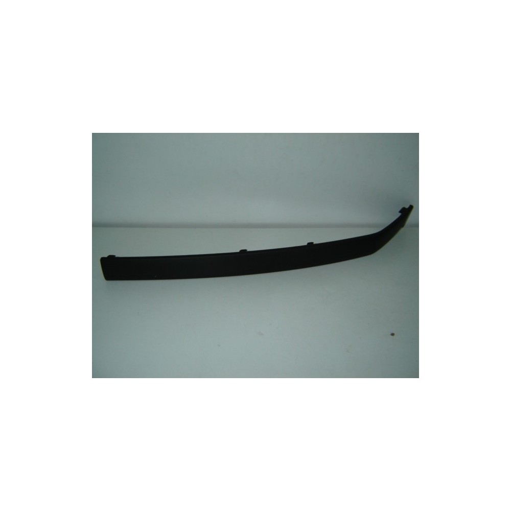 Compra MOLDURA PARAGOLPES DELANTERO IZQUIERDO(NEGRO) SKODA SKODA FABIA 99- al mejor precio en todocarrocería.com