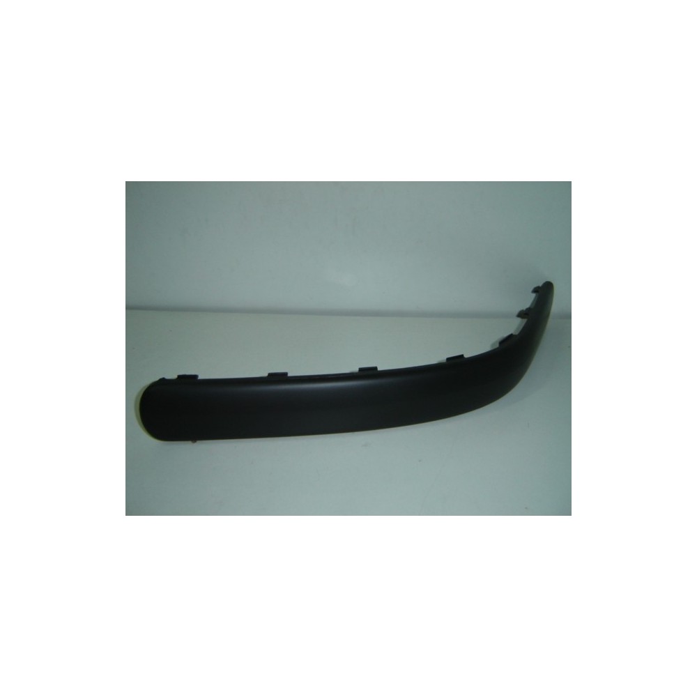 Compra MOLDURA PARAGOLPES TRASERO DERECHO NEGRO VW VW GOLF 97- al mejor precio en todocarrocería.com