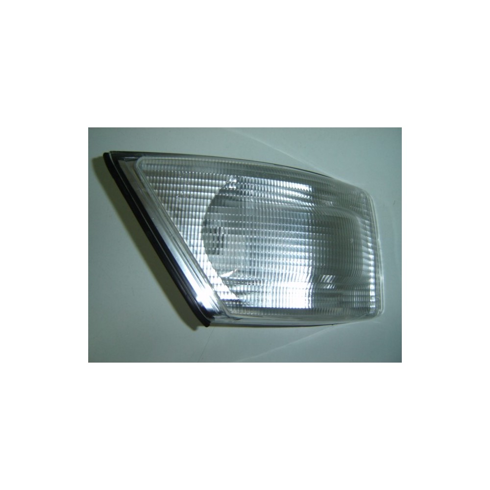 Achetez FEU AVANT DROIT BLANC MAGNETI MARELLI IVECO IVECO DAILY 00- au meilleur prix sur todocarrocería.com