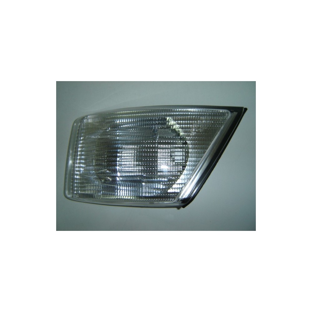 Achetez FEU AVANT GAUCHE (BLANC) IVECO IVECO DAILY 00- au meilleur prix sur todocarrocería.com