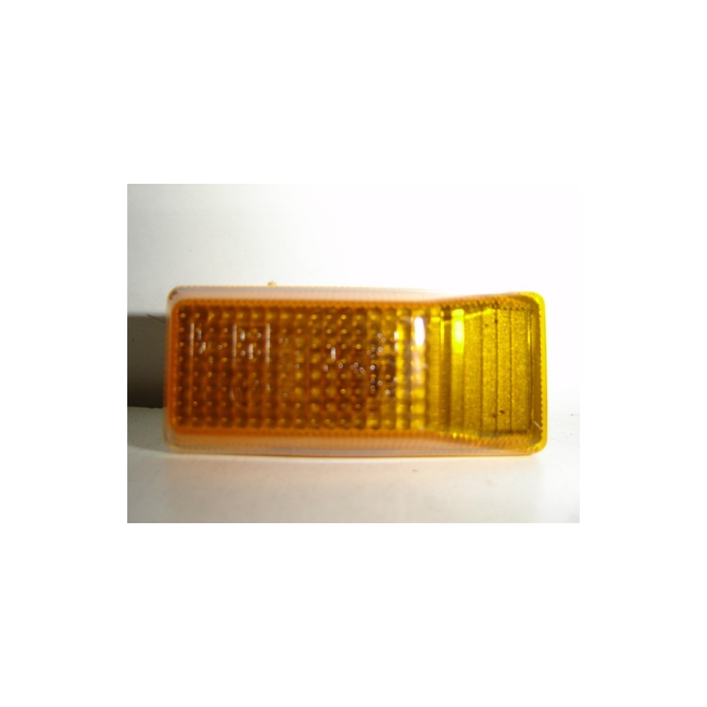 Achetez FEU LATERAL DROIT/GAUCHE (JAUNE) PEUGEOT PEUGEOT 106 91- au meilleur prix sur todocarrocería.com