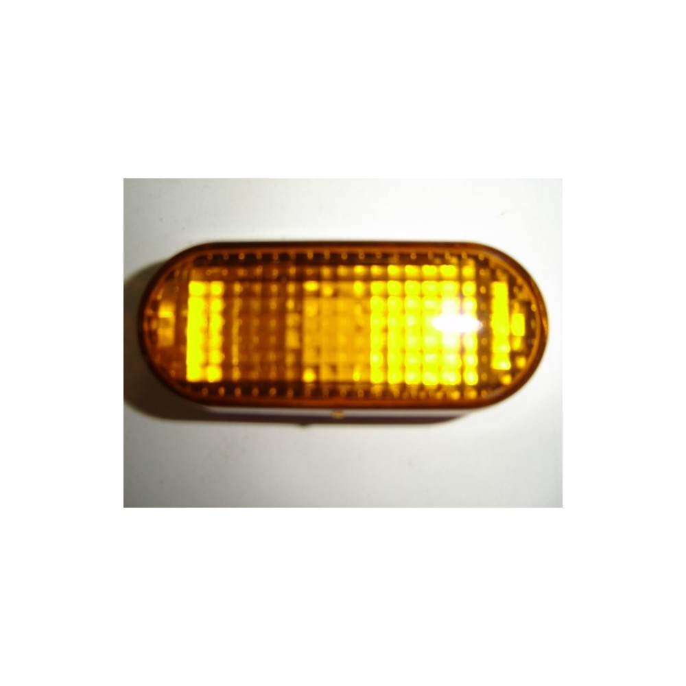 Achetez FEU LATERAL DROIT/GAUCHE (JAUNE) VW VW POLO 94/IBIZA 97- au meilleur prix sur todocarrocería.com