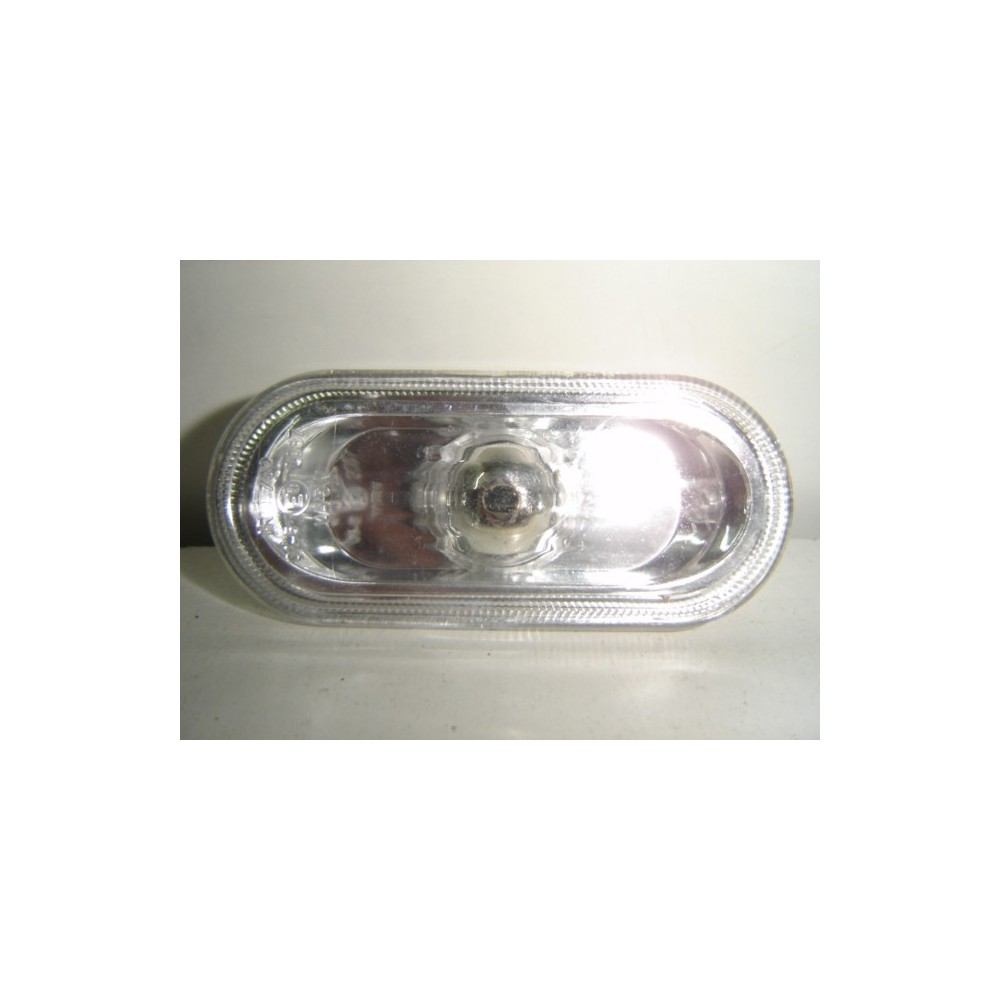 Compra PILOTO LATERAL DERECHO/IZQUIERDO (TRANSPARENTE) VW VW GOLF/TOL/LEO/PAS 2001- al mejor precio en todocarrocería.com