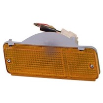 Compra PILOTO PARAGOLPES DELANTERO DERECHO TOYOTA TOYOTA HILUX LN55/56- al mejor precio en todocarrocería.com
