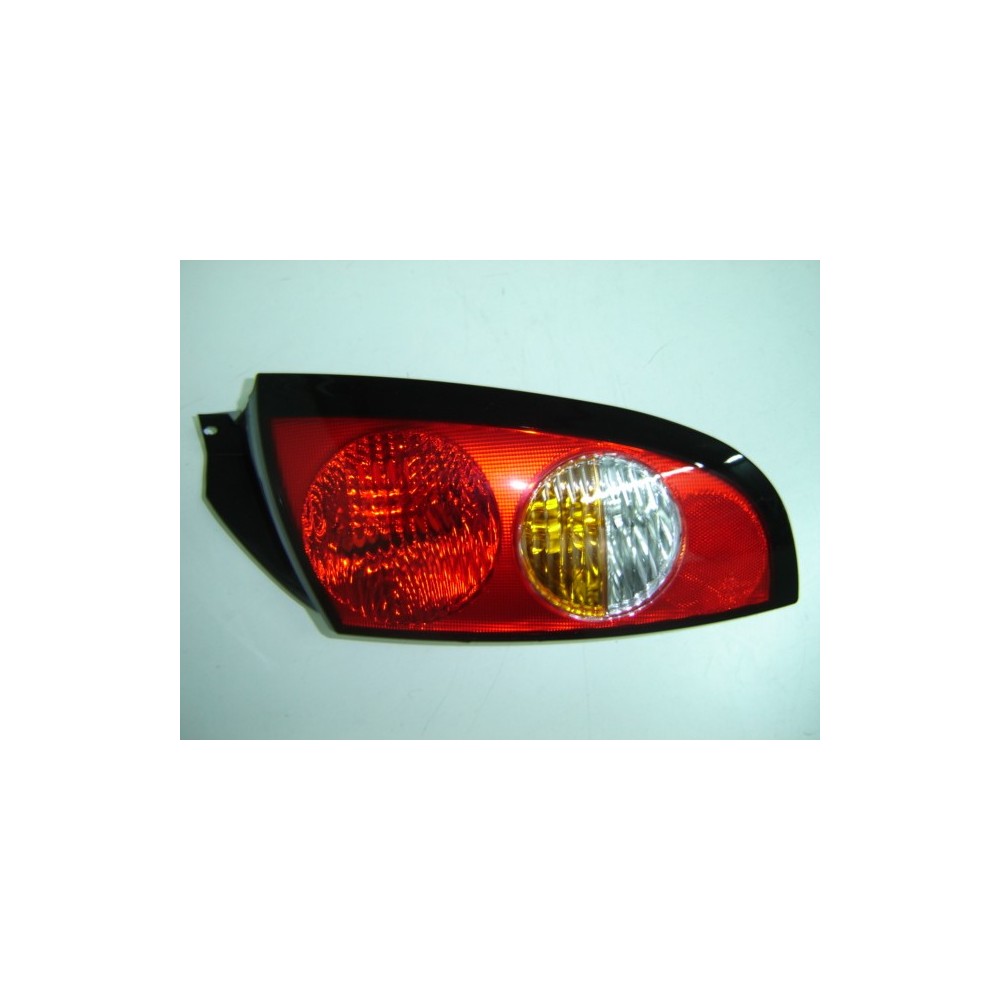 Compra PILOTO TRASERO DERECHO HYUNDAI HYUNDAI ATOS PRIME 00- al mejor precio en todocarrocería.com