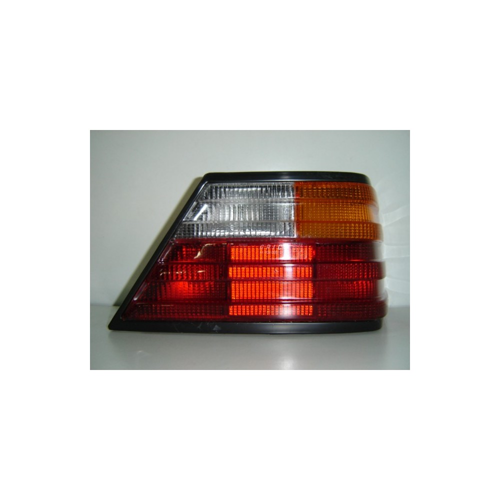 Achetez FEU ARRIÈRE DROIT MERCEDES MERCEDES W124 85- au meilleur prix sur todocarrocería.com