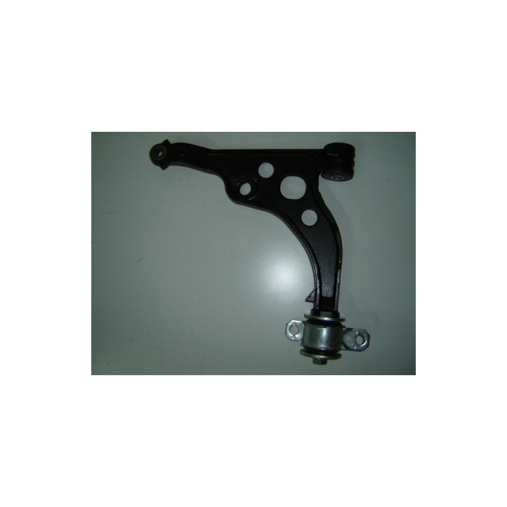 Achetez BRAS DE SUSPENSION DROIT FIAT 1.0/1.4(T)FIAT DUCATO 02- au meilleur prix sur todocarrocería.com.