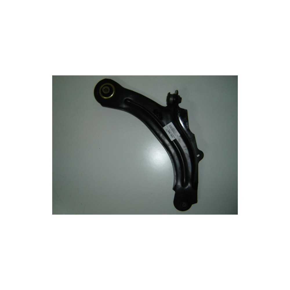 Compra BRAZO SUSPENSIÓN DERECHO RENAULT 18mm RENAULT MEGANE 02- al mejor precio en todocarrocería.com