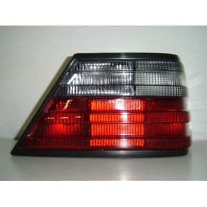 Achetez FEU ARRIÈRE DROIT (FUMÉ) MERCEDES MERCEDES W124 93- au meilleur prix sur todocarrocería.com