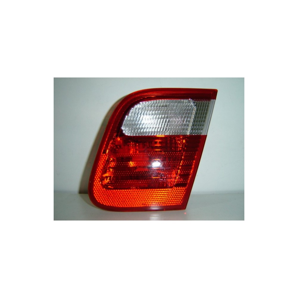 Compra PILOTO TRASERO DERECHO (CENTRAL 4 PUERTAS) BMW BMW E46 98- al mejor precio en todocarrocería.com