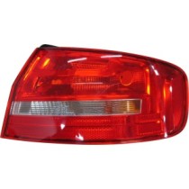 Achetez FEU ARRIÈRE DROIT (EXTÉRIEUR 4 PORTES) AUDI AUDI A4 12- au meilleur prix sur todocarrocería.com
