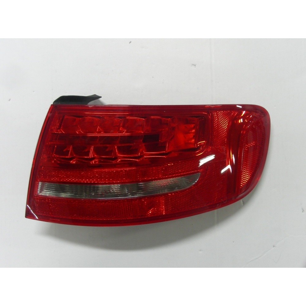 Compra PILOTO TRASERO DERECHO (EXTERIOR SW LED) AUDI AUDI A4 07- al mejor precio en todocarrocería.com