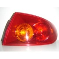 Achetez FEU ARRIÈRE DROIT (EXTÉRIEUR)(ROUGE) MAZDA MAZDA 3 BERLINE 04-07 au meilleur prix sur todocarrocería.com