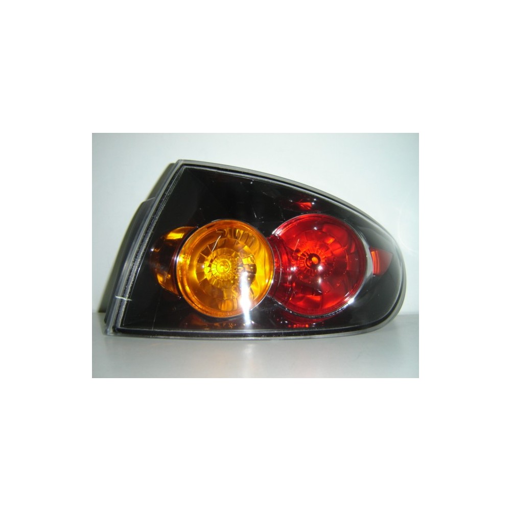Achetez FEU ARRIÈRE DROIT (EXTÉRIEUR)(TRANSPARENT) MAZDA MAZDA 3 SEDAN 04-07 au meilleur prix sur todocarrocería.com