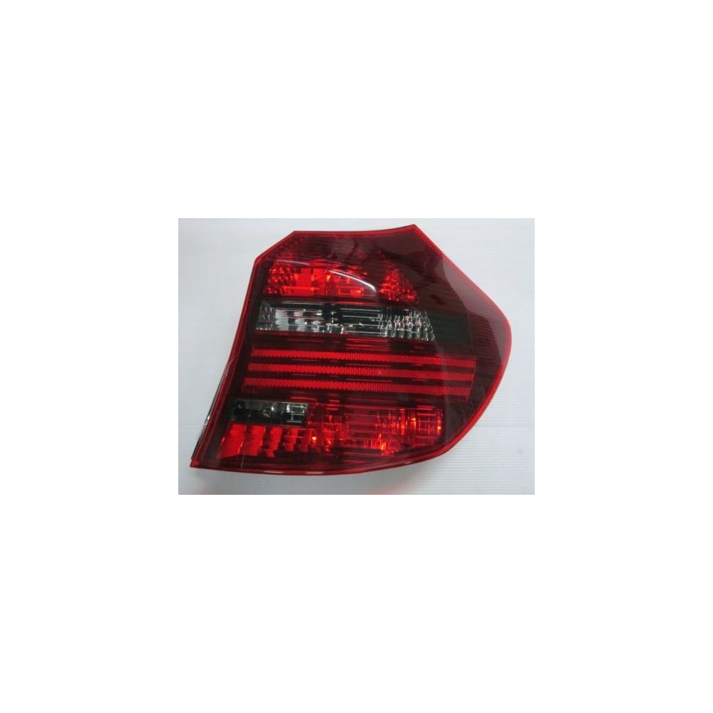 Compra PILOTO TRASERO DERECHO (OSCURO) BMW BMW S/1 E81 07- al mejor precio en todocarrocería.com