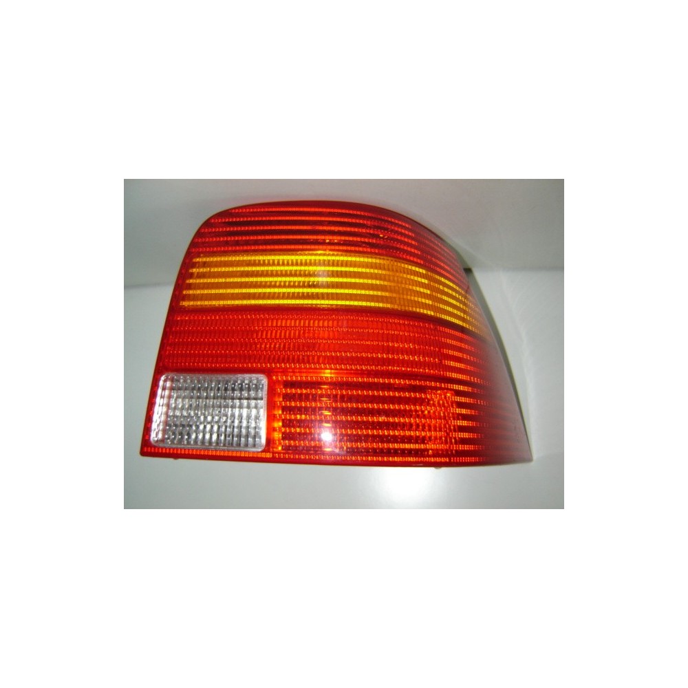 Achetez FEU ARRIÈRE DROIT (ROUGE/JAUNE/ROUGE) VW VW GOLF 97- au meilleur prix sur todocarrocería.com