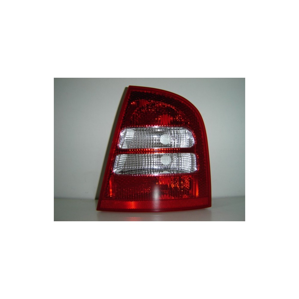 Achetez FEU ARRIÈRE DROIT (BERLINE) SKODA SKODA OCTAVIA 01- au meilleur prix sur todocarrocería.com