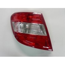 Achetez FEU ARRIÈRE DROIT (SW ROUGE/FUMÉ) MERCEDES MERCEDES C W204 07- au meilleur prix sur todocarrocería.com