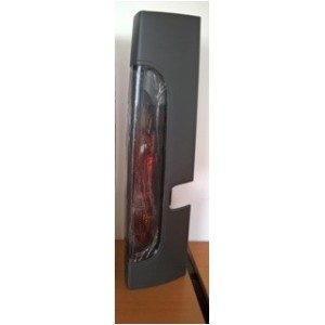 Achetez FEU ARRIÈRE DROIT 1P KOMBI AVEC PORTE LATÉRALE COULISSANTE DROITE RENAULT RENAULT TRAF/PR/VI 01- au meilleur prix sur to