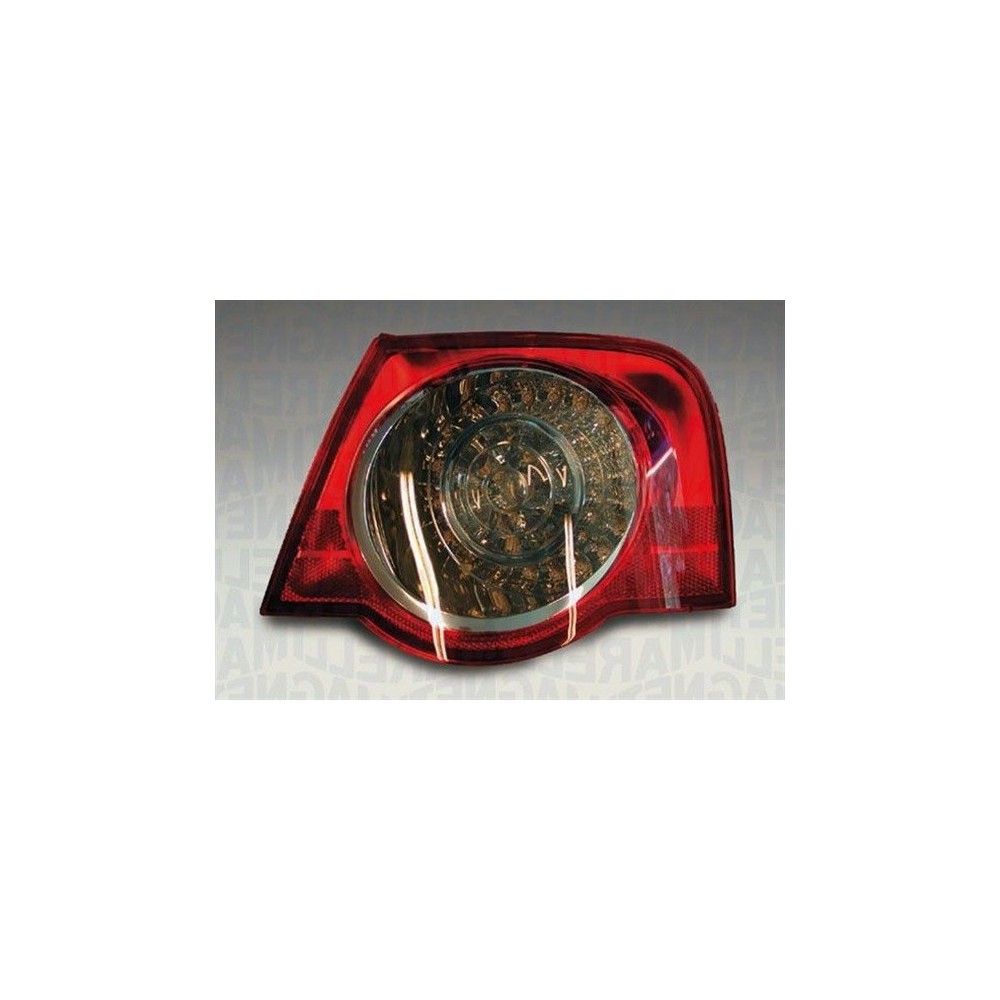 Compra PILOTO TRASERO DERECHO EXTERIOR MAGNETI MARELLI (4 PUERTAS) VW VW PASSAT 05- al mejor precio en todocarrocería.com