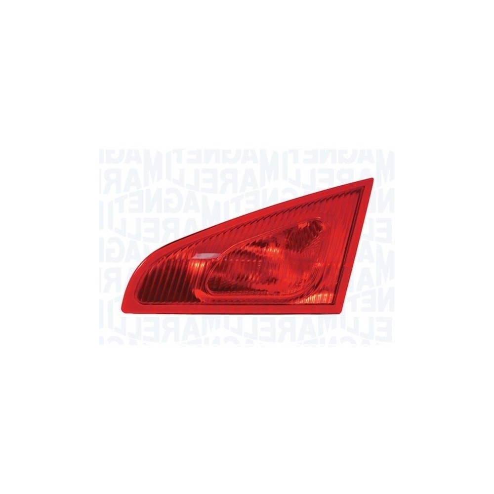 Achetez FEU ARRIÈRE DROIT MEIO MAGNETI MARELLI (3P) MITSUBISHI MITSUBISHI COLT 04- au meilleur prix sur todocarrocería.com