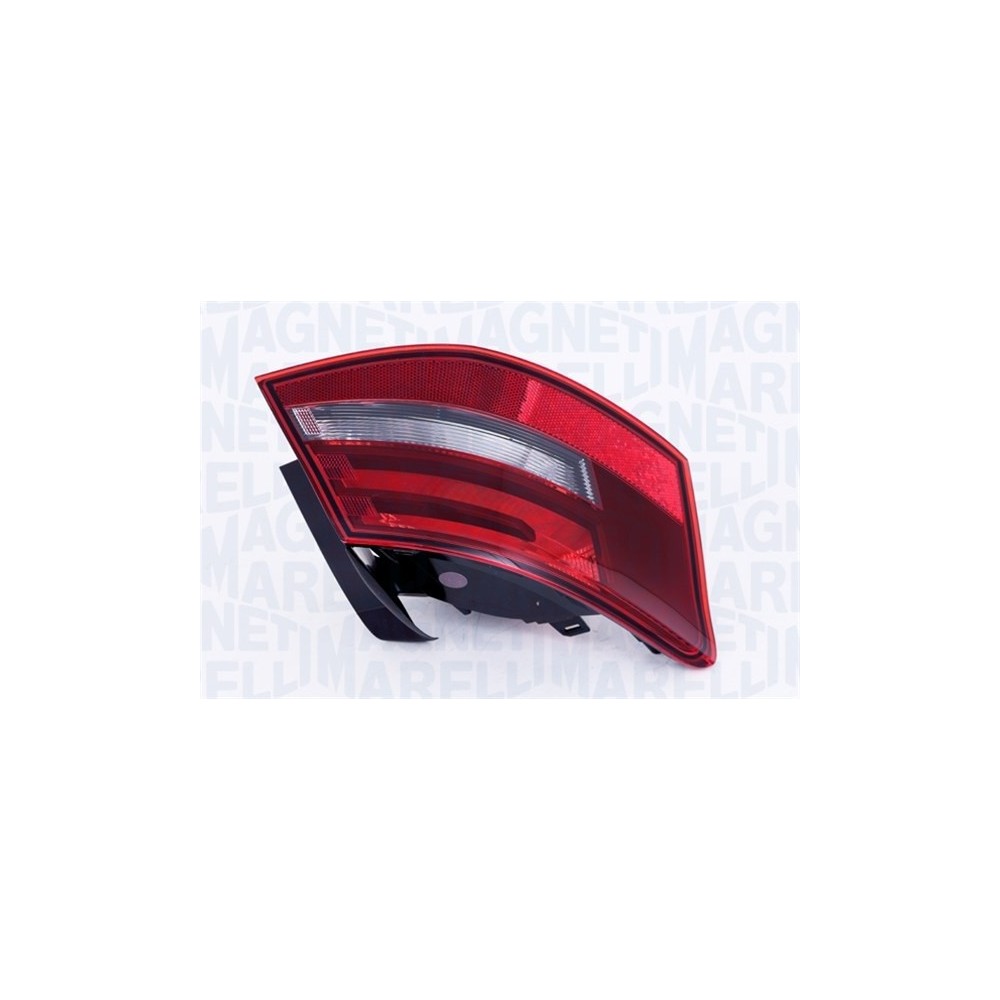Achetez FEU ARRIÈRE EXTÉRIEUR DROIT MAGNETI MARELLI (3P) AUDI AUDI A3 PQ37 13- au meilleur prix sur todocarrocería.com
