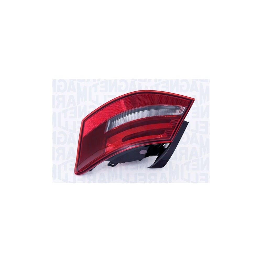 Compra PILOTO TRASERO EXTERIOR IZQUIERDO MAGNETI MARELLI (3P) AUDI AUDI A3 PQ37  13- al mejor precio en todocarrocería.com