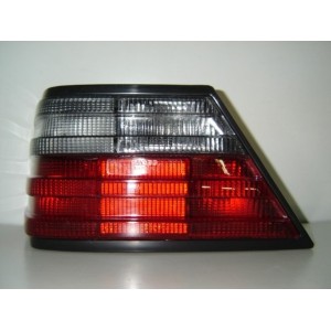 Compra PILOTO TRASERO IZQUIERDO (AHUMADO) MERCEDES MERCEDES W124 93- al mejor precio en todocarrocería.com