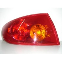 Compra PILOTO TRASERO IZQUIERDO (EXTERIOR)(ROJO) MAZDA MAZDA 3 SEDAN 04-07 al mejor precio en todocarrocería.com