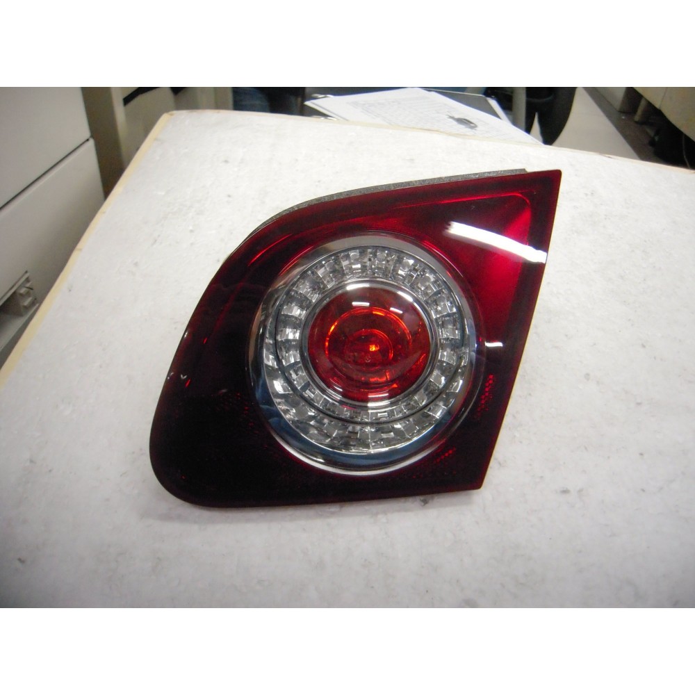 Compra PILOTO TRASERO IZQUIERDO (MEIO 4 PUERTAS ROJO AHUMADO) VW VW PASSAT 05- al mejor precio en todocarrocería.com