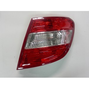 Achetez FEU ARRIÈRE GAUCHE (SW ROUGE/FUMÉ) MERCEDES MERCEDES C W204 07- au meilleur prix sur todocarrocería.com