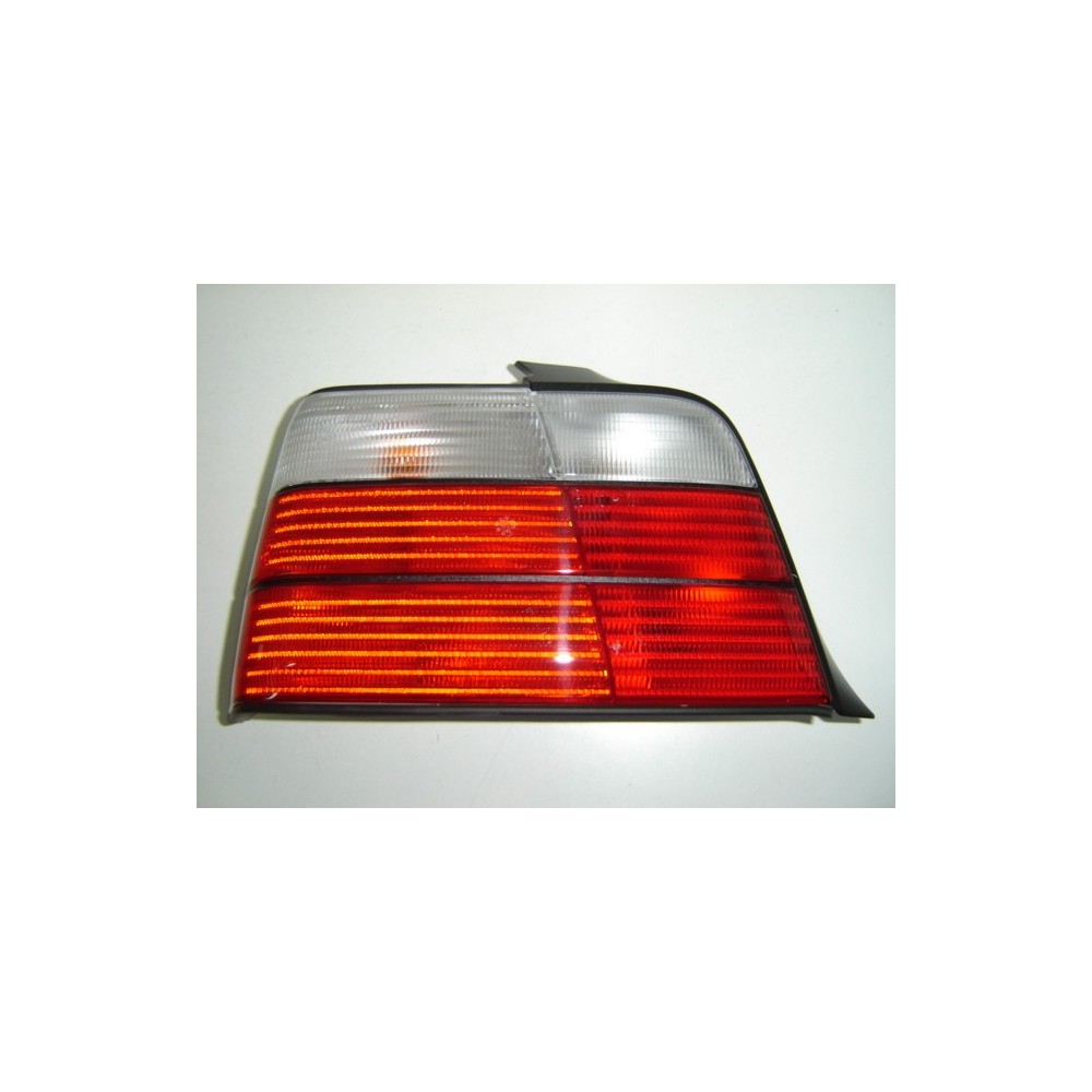 Compra PILOTO TRASERO IZQUIERDO BLANCO C/CHECK CONTROL MAGNETI MARELLI (4 PUERTAS) BMW BMW E36 91- al mejor precio en todocarroc