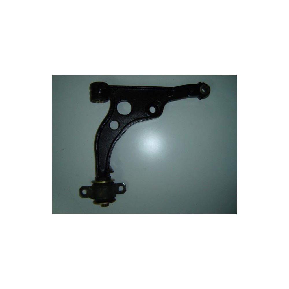 Achetez BRAS DE SUSPENSION GAUCHE PEUGEOT DUCATO 1.8 94- au meilleur prix sur todocarrocería.com