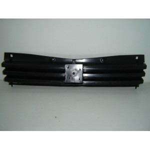 Achetez GRILLE (ESSENCE) PEUGEOT PEUGEOT 205 83- au meilleur prix sur todocarrocería.com