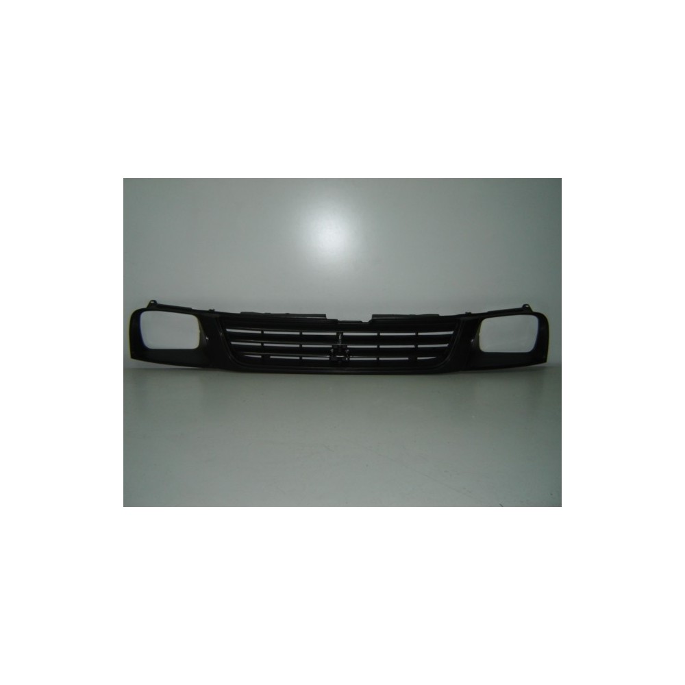 Achetez GRILLE (NOIR) MITSUBISHI MITSU L200 96- au meilleur prix sur todocarrocería.com