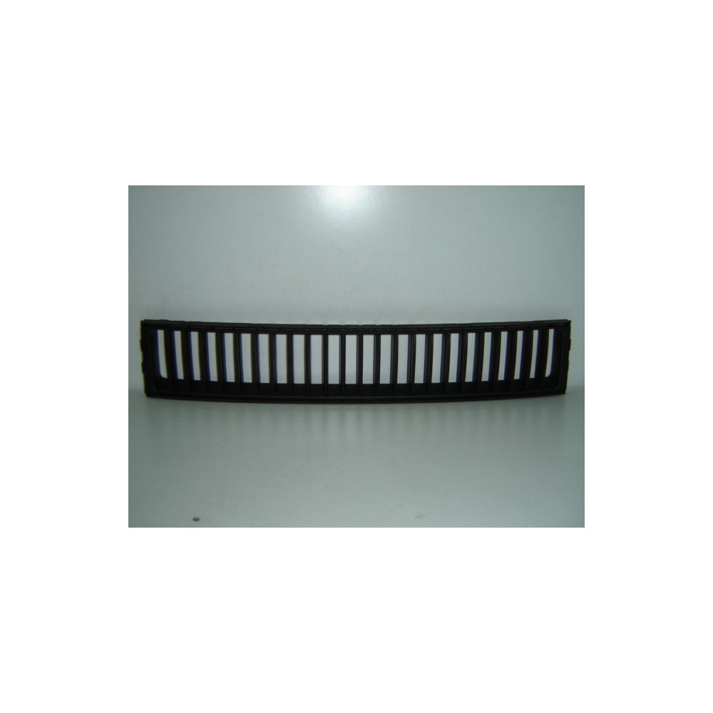 Achetez GRILLE CENTRALE PARE-CHOCS AVANT SKODA SKODA FABIA 99- au meilleur prix sur todocarrocería.com