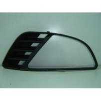 Compra REJILLA DERECHA PARAGOLPES (C/FUROS) FORD FORD FIESTA 02- al mejor precio en todocarrocería.com