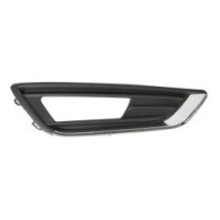 Achetez GRILLE AVANT DROITE PARE-CHOCS (AVEC TROUS AVEC MOULURE CHROMÉE) FORD FORD FOCUS 14- au meilleur prix sur todocarrocería