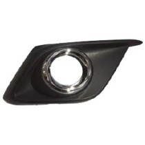 Achetez GRILLE AVANT DROITE (AVEC TROUS DE PHARES)(AVEC ANNEAU CHROMÉ) MAZDA MAZDA 3 14- au meilleur prix sur todocarrocería.c