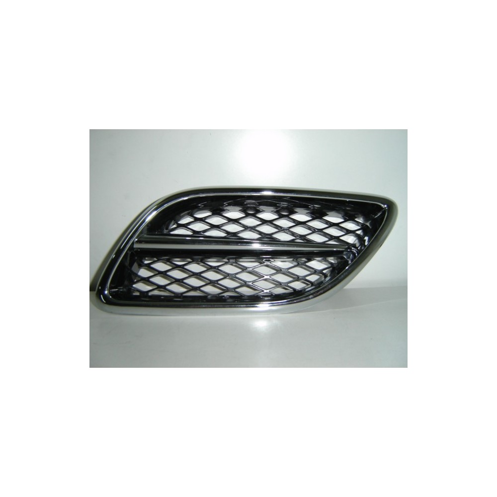 Compra REJILLA IZQUIERDA (NEGRO/CROMADA) NISSAN NISSAN PRIMERA 00- al mejor precio en todocarrocería.com