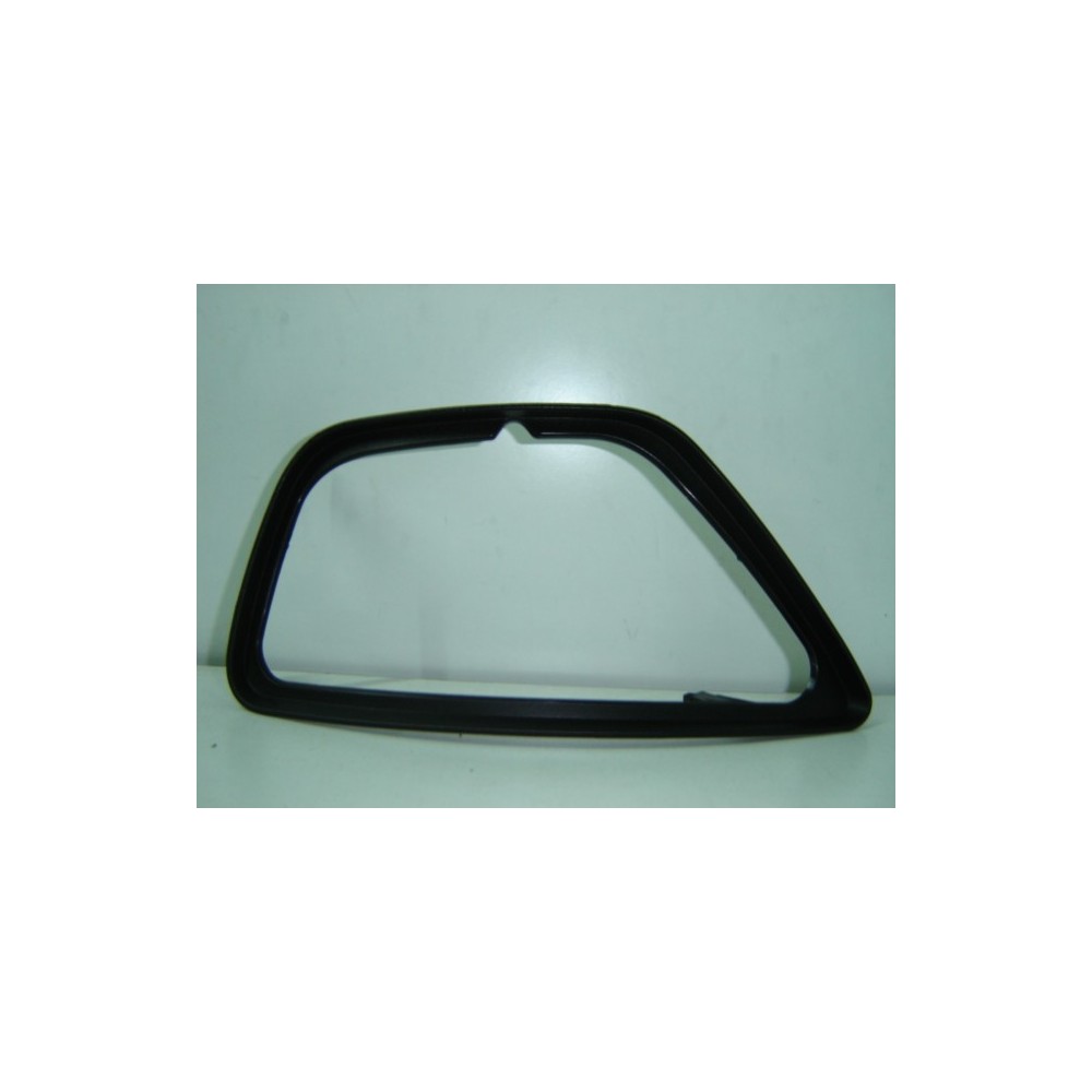 Achetez GRILLE GAUCHE PARE-CHOCS AVANT (AVEC TROUS) FORD FORD FOCUS 02- au meilleur prix sur todocarrocería.com