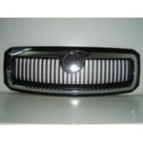 Compra REJILLA NEGRO (C/ARO CROMADO) SKODA SKODA FABIA 99- al mejor precio en todocarrocería.com