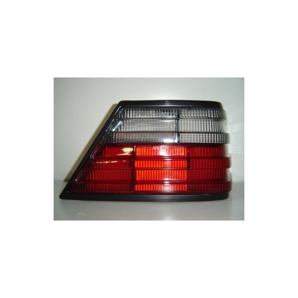 Compra CRISTAL DE PILOTO TRASERO DERECHO (AHUMADO) MERCEDES MERCEDES W124 93- al mejor precio en todocarrocería.com